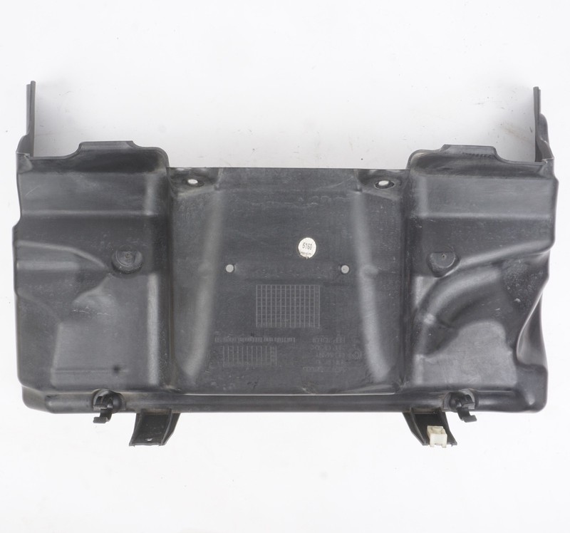 2014 - 2021 BMW I01 i3 i3s Front Radiator Upper Rearward Air Duct Cover Panel