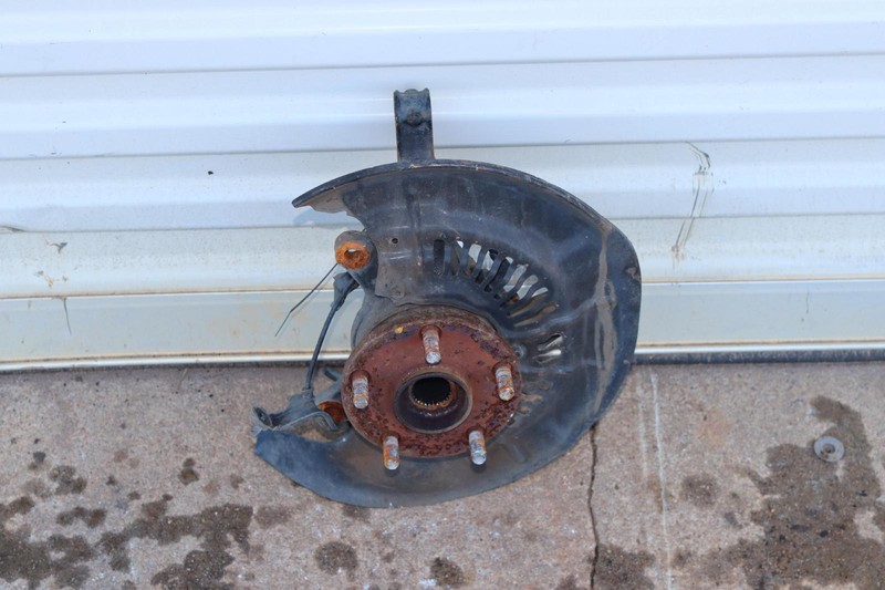 2014-2019 TOYOTA HIGHLANDER AWD FRONT LEFT DRIVER SPINDLE KNUCKLE WHEEL HUB OEM