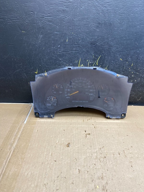 2001 to 2002 Chevrolet Express Speedometer Cluster Gauge OEM AB2099 DG