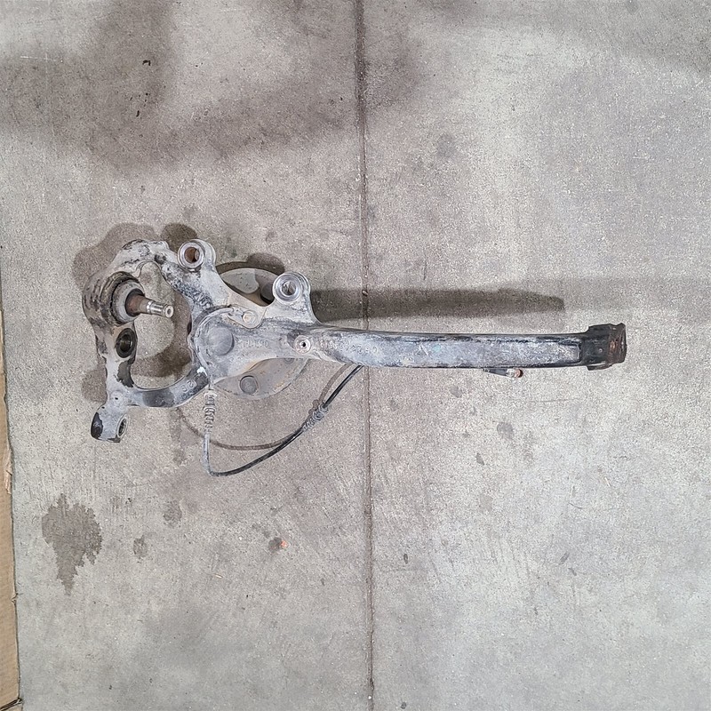 05-10 Chrysler 300C SRT8 Driver Front Spindle Knuckle Hub Lh Aa7298
