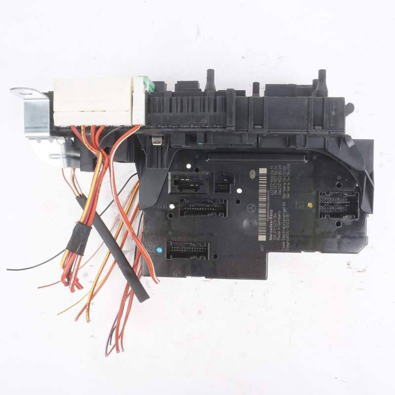 2017 - 2020 Mercedes SLC300 SAM Fuse Relay Box 1729002611 OEM