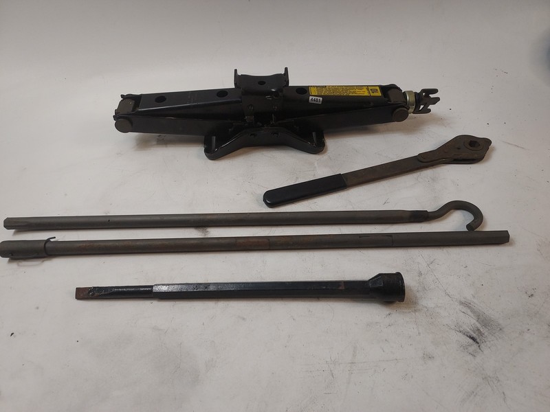 1988-1998 Chevy Silverado GMC Sierra Spare Truck Tire Scissor Jack Tool Kit OEM