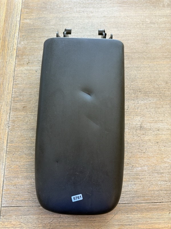 2018-2021 CHEVROLET EQUINOX FRONT CENTER CONSOLELID BLACK OEM
