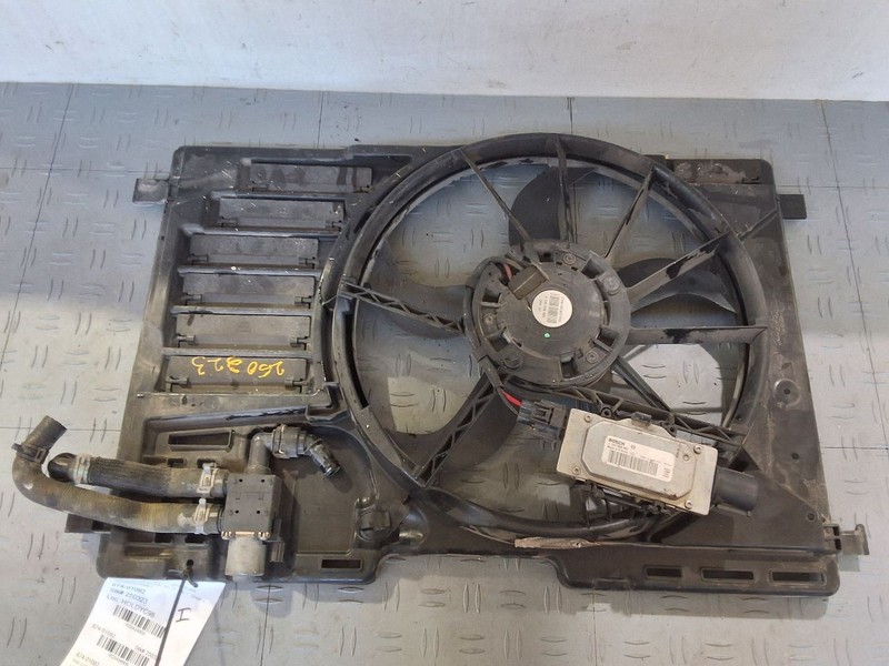 2013-2016 Ford Escape Radiator Fan Motor Fan Assembly 1.6L 2.5L