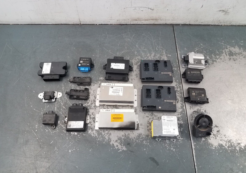2015 Porsche 911 Turbo S 991 Body Control Modules #0222 LL6