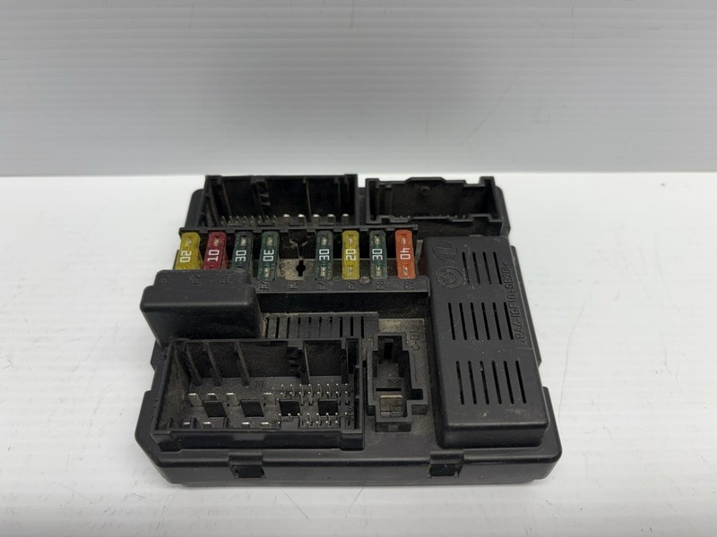 2006 - 2008 BMW Z4 Fuse Relay Power Junction Distribution Box Module 7560626 OEM