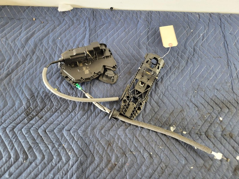 Used Oem Audi Right Passenger Front Door Lock Latch for 2019-2025 Q3