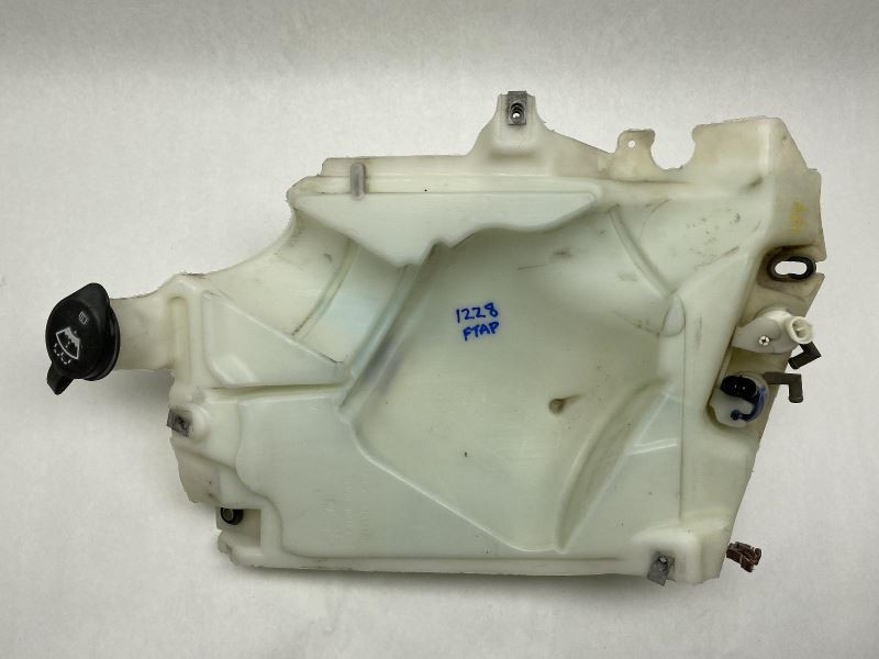 Windshield Washer Bottle Reservoir Fits 2002-2009 Chevrolet Trailblazer 79007