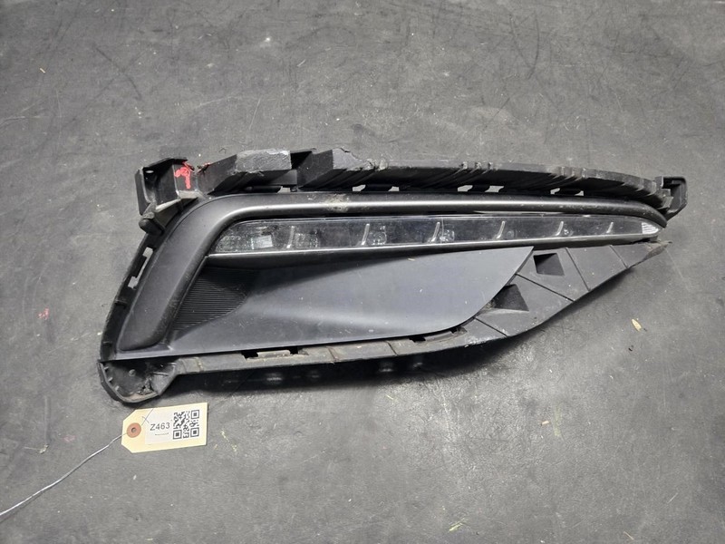 Front Right Daytime Running Light w/ Bezel 2016 Hyundai Sonata 2015 - 2017 X