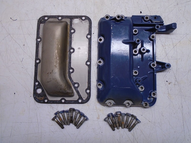 CC3 Vintage Evinrude Johnson 33 HP Exhaust Cover 3121654 0321654 304761 0304761