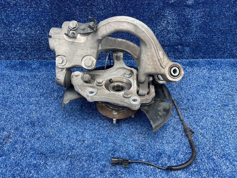 2016–2019 Buick Cascada Front Right Steering Knuckle Hub ABS OEM 13583479