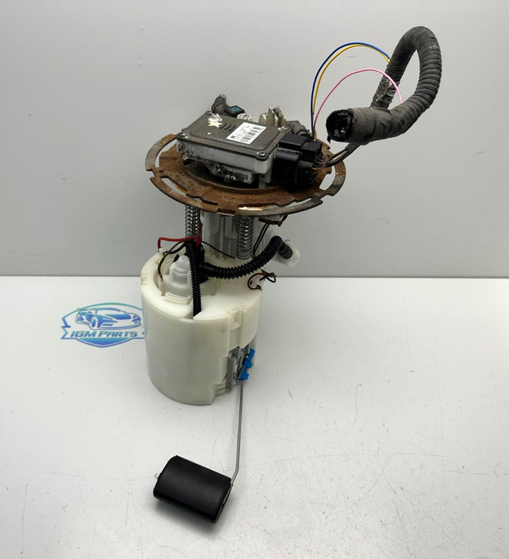 2015-2017 Hyundai Sonata Fuel Pump Assembly OEM 31110-C2500