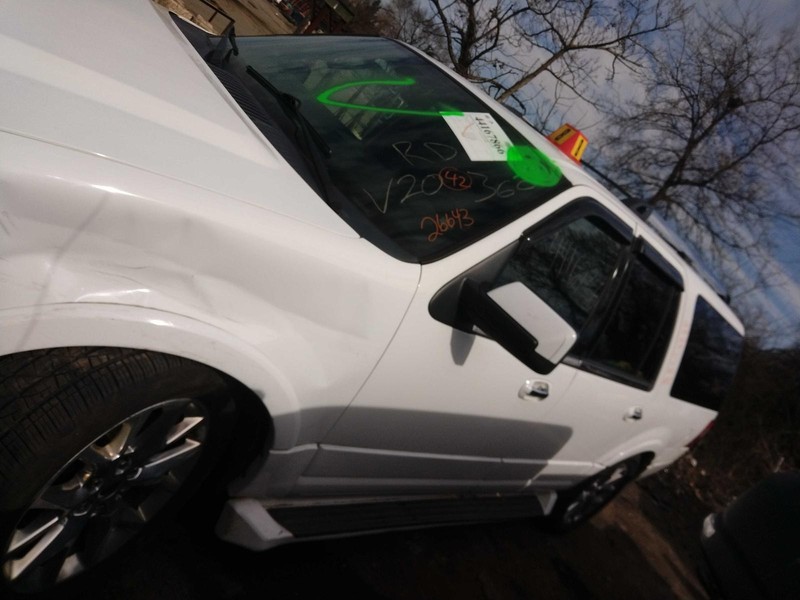 2016 Ford Expedition White Headrest OEM Used 138K Miles - NJ25-26643-673109