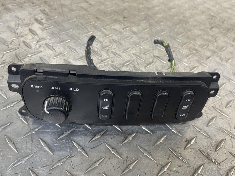 0402-05 Dodge RAM 1500 2500 4WD 4x4 & Heated Seat Switch Assembly Dash