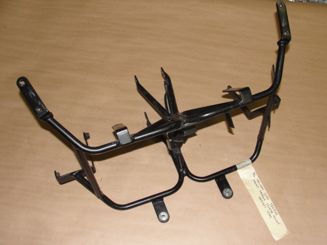 1996 TRIUMPH 1200 TROPHY FRONT FAIRING CLUSTER MOUNT BRACKET STAY 96