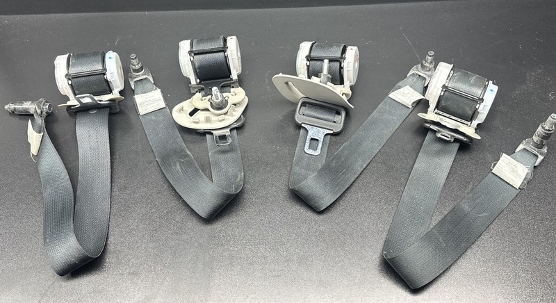 2011-2017 INFINITI QX56 QX80 LEFT RIGHT REAR 2ND 3RD ROW SEATBELT RETRACTOR OEM