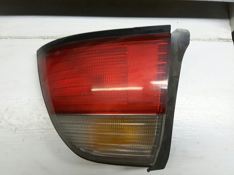 96 97 HONDA ACCORD R. TAIL LIGHT CPE AND SDN QUARTER PANEL MOUNTED 69542