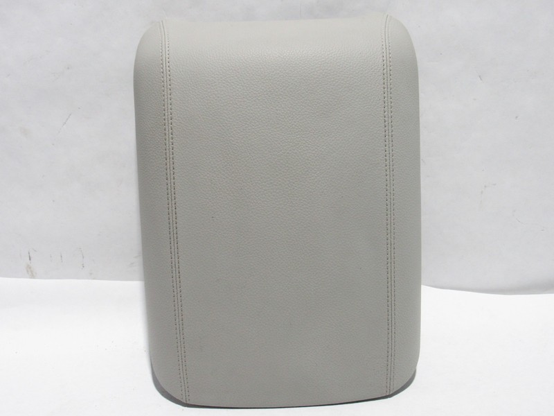 Mercedes R350 W251 2011 Front Center Console Leather Armrest Lid 06-13 *