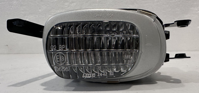 2003 LEXUS SC430 LH ( DRIVERS SIDE) FOGLAMP / RUNNING LIGHTOEM