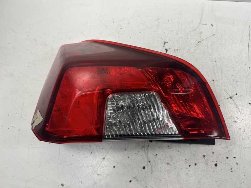 015-20 Honda FIT Right Tail Light (CRACK) OEM