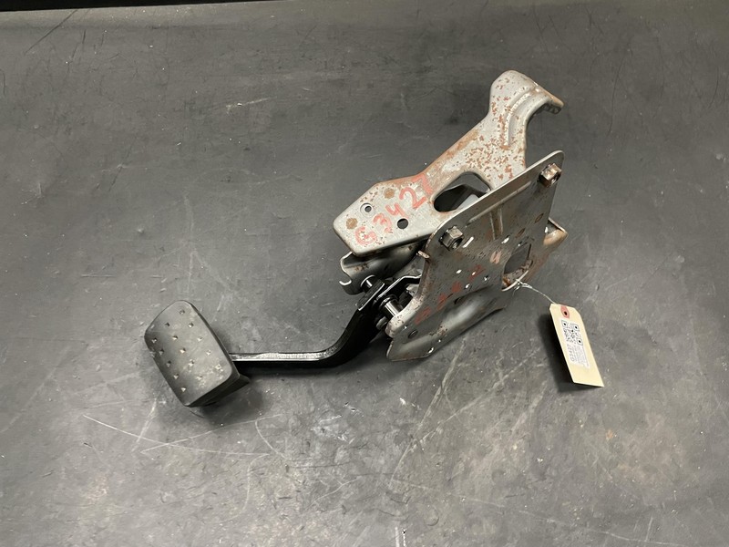 Brake Pedal 2020 GMC Acadia 84517824 2017 2018 2019 2021
