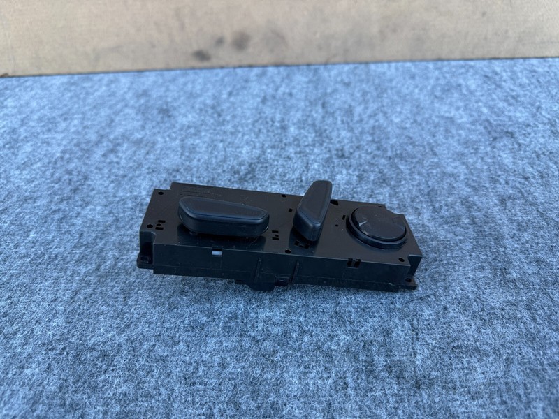 FORD BRONCO SPORT 2021-2024 OEM FRONT LEFT DRIVER SEAT ADJUST CONTROL SWITCH ASY