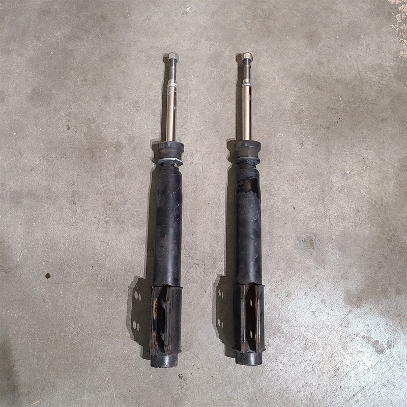 KYB Front Struts Strut Set For 99-04 Mustang GT Aa7469