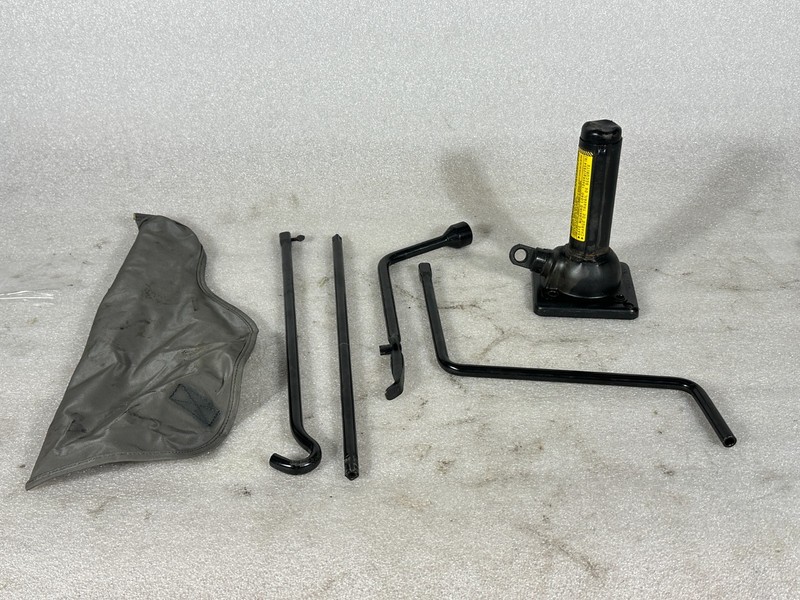 2001-07 Toyota Sequoia spare tire bottle jack and tool kit 09111-0C030 roadside