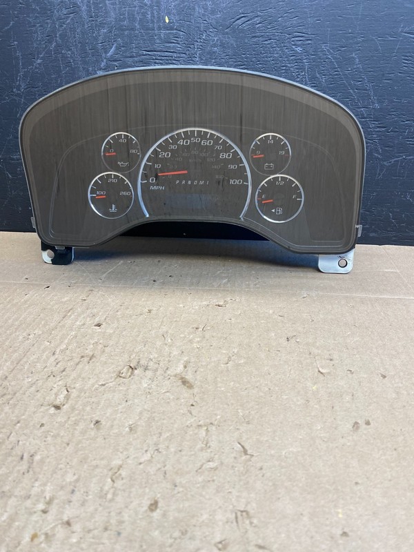 2013 to 2017 Chevrolet Express Speedometer Cluster Gauge OEMAC6686 DG