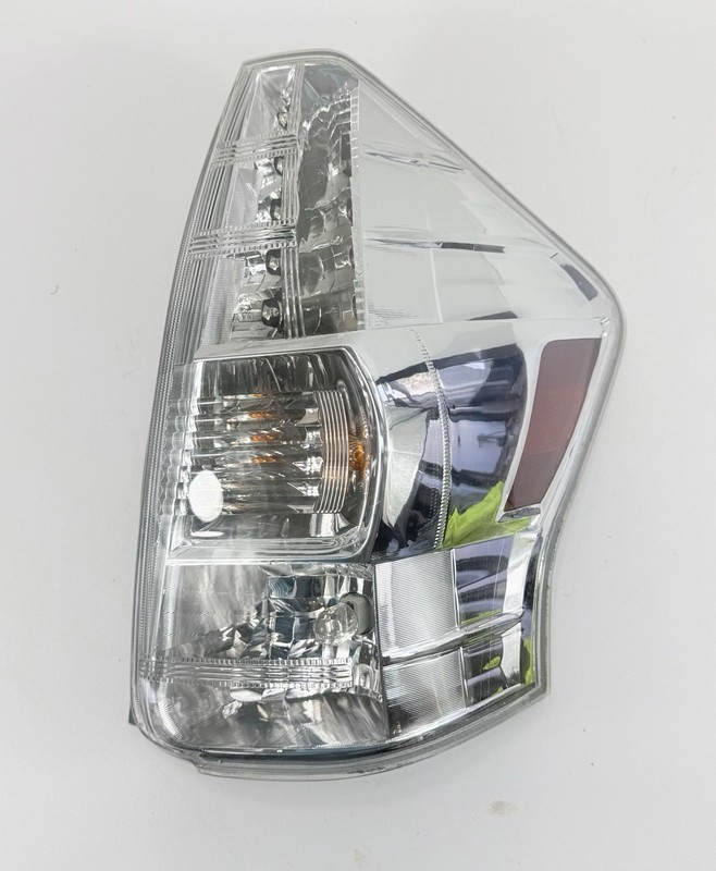 2012-2014 Toyota Prius V Right side Passenger Tail Light Fits PRIUS V ONLY OEM