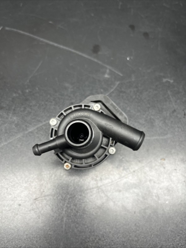 2014-2017 MERCEDES S550 W222 4MATIC ENGINE WATER COOLANT ELECTRIC WATER PUMP OEM