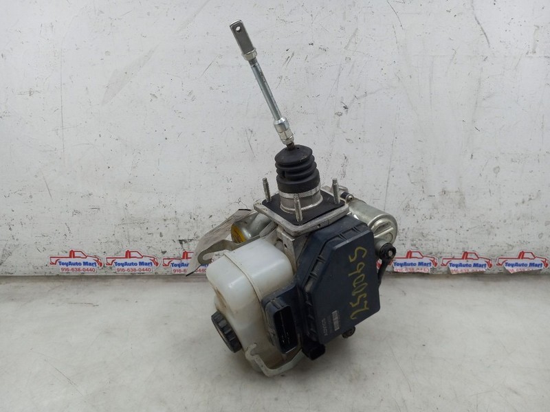 Anti-Lock Brake Part Actuator And Pump Assembly Fits 16-23 TACOMA 556474