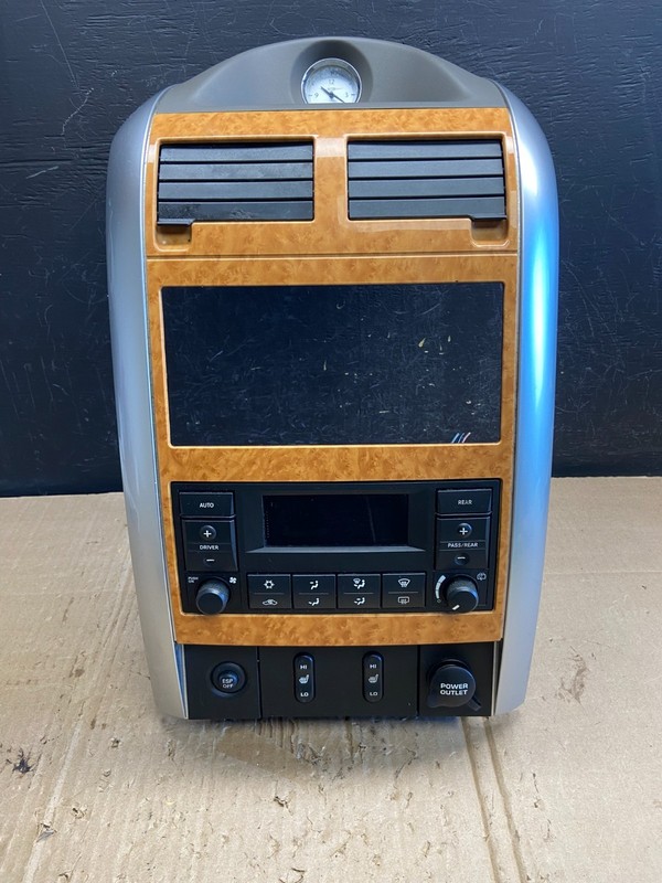 2007-2009 Chrysler Aspen Heat Climate Temperature Control Radio Bezel AE1938 DG
