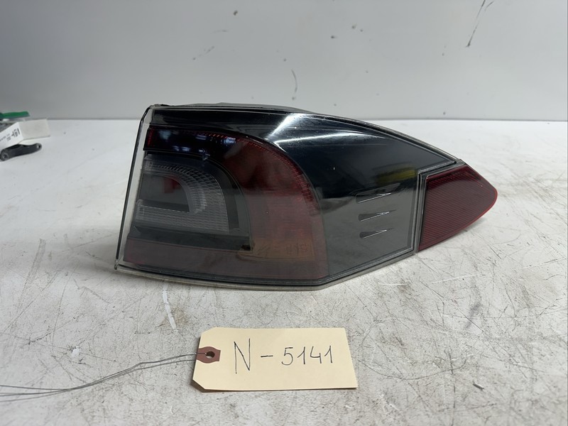16-20 Tesla Model S Right Rear Passenger Side Taillight Outer LED 5141 U17