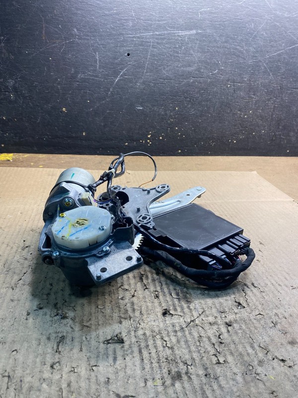 2009-2012 GMC Acadia Power Motor Liftgate Tailgate Control Module Z5035 DG