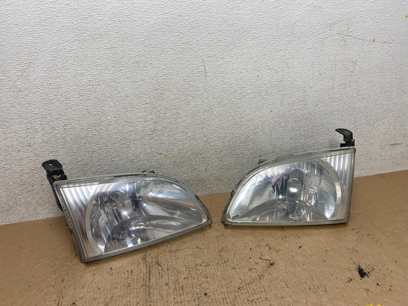 2001 2002 2003 Toyota Sienna Left+Right Side Headlights Halogen Q2902 DW