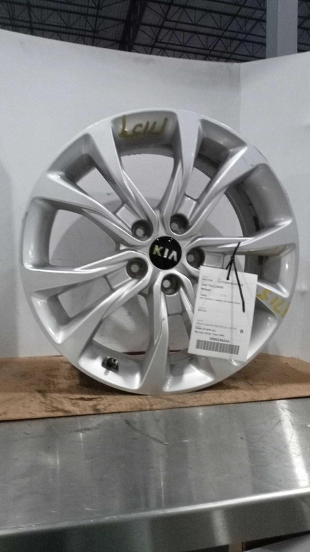 2020 KIA Telluride 18 Black Alloy Wheel OEM 52910S9120 - Used, 63k Miles