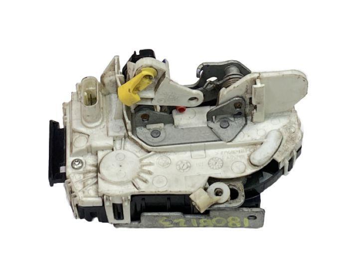 Chevy Malibu door latch 2015 front right side lock actuator assy OEM 13507153