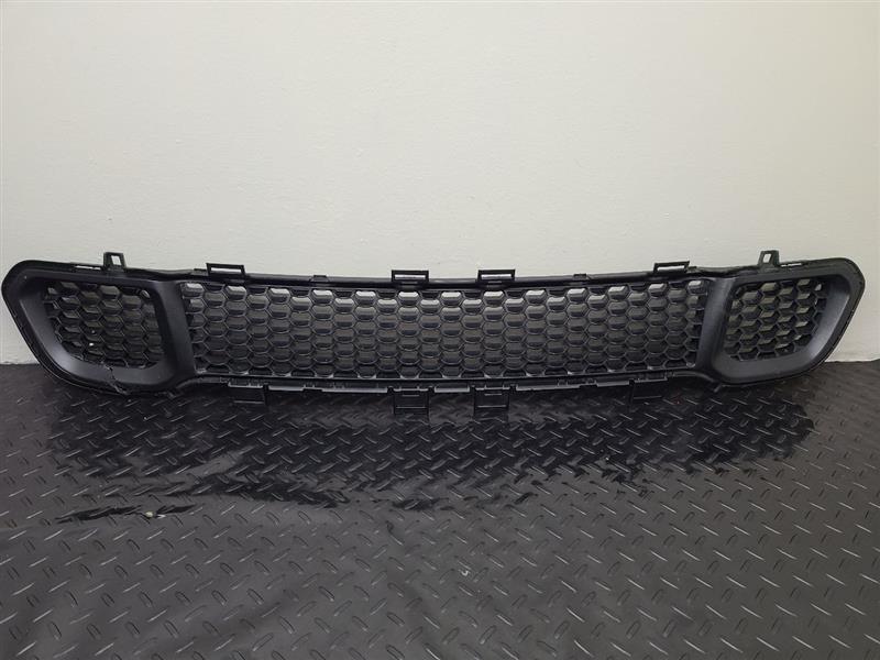 14-18 Jeep Cherokee Front Lower Grille W/O Adaptive Cruise Sensor OEM 68203216AA
