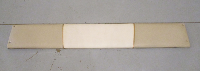 1995 Lund Tyee 1850 Grand Sport Sterndrive Rear Deck Cushion Tan & White