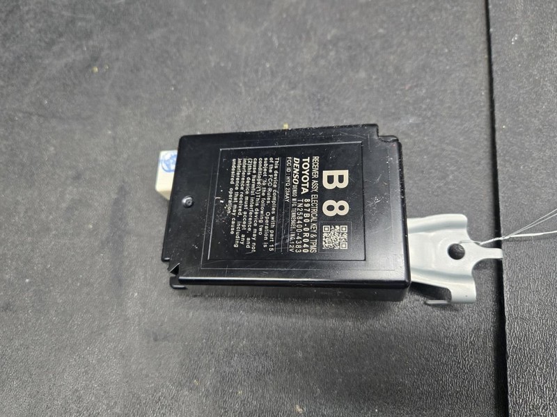Tire Pressure Monitor TPMS Control Module 2021 Toyota RAV4 897B0-0R040 2019-2024