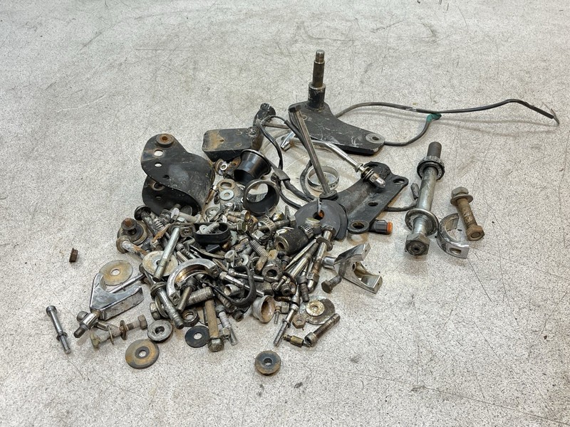96 Harley Davidson XL 1200 Sportster Misc Bolts Hardware Bolt Nut Bracket XL1200