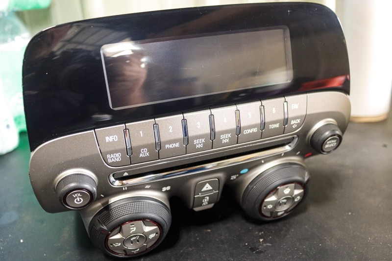 2010-2012 Chevy Camaro Audio Temperature Control Panel w/ Heated Seats OEM