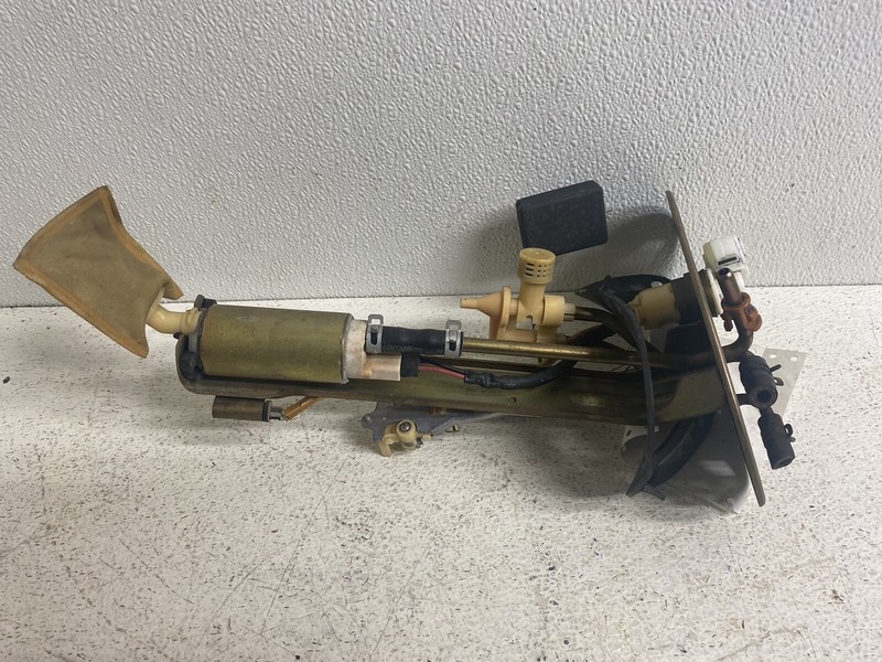 2002-2003 Subaru Impreza 2.5L NA Fuel Pump w Sending Unit & Bracket