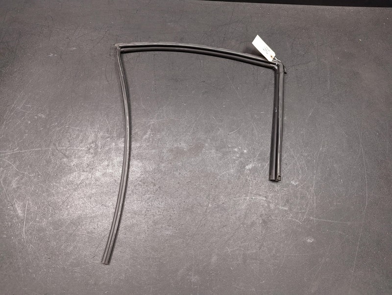 Rear Right Door Window Glass Run Channel 2017 Nissan Versa 2014 2015 2016 - 2019