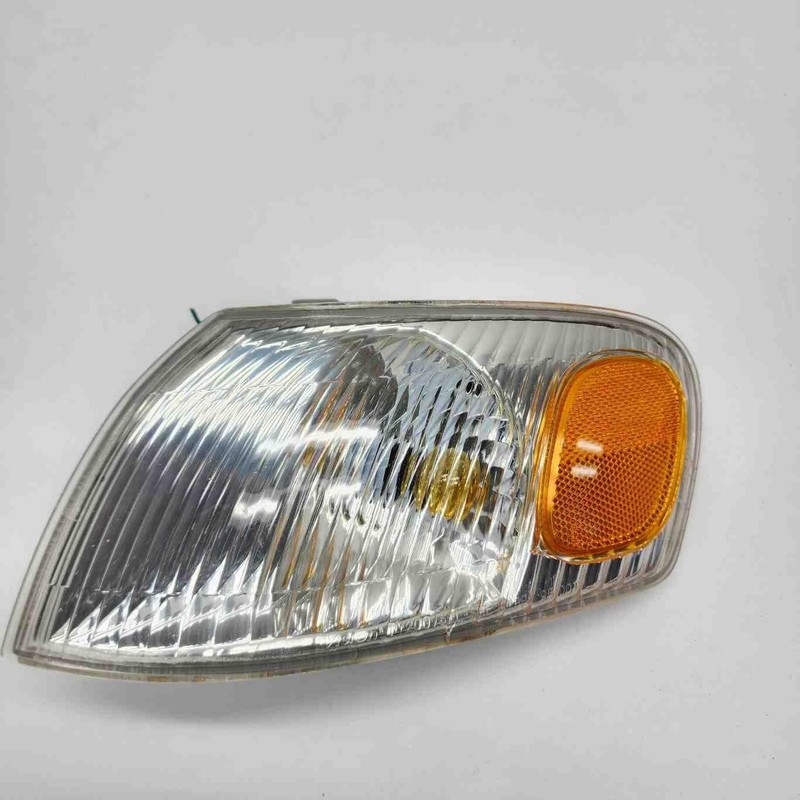 1999 Corolla LH Driver Side Corner/Park Lamp-turn Signal 8152002040