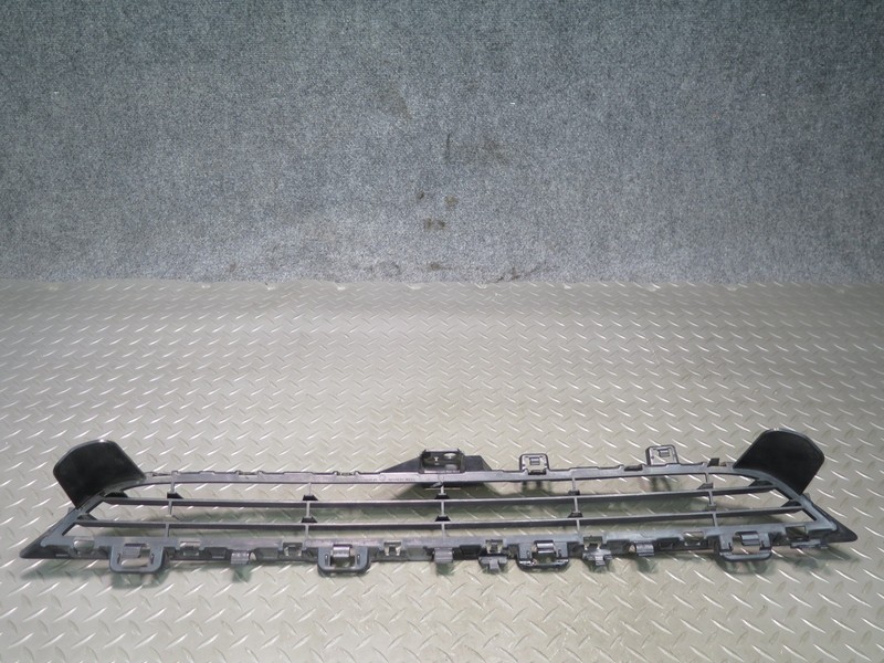2014-2018 BMW F15 X5 FRONT BUMPER UPPER CENTER GRILLE 7294476