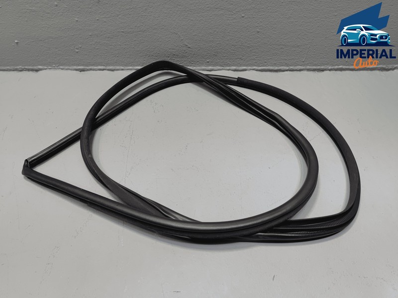 2014-18 Toyota Highlander Front Right Passenger Door Body Weatherstrip Seal OEM