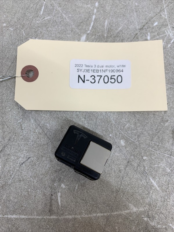 2022 TESLA MODEL 3 INTERNET ADAPTER CONNECTOR ETHERNET 37050 B143