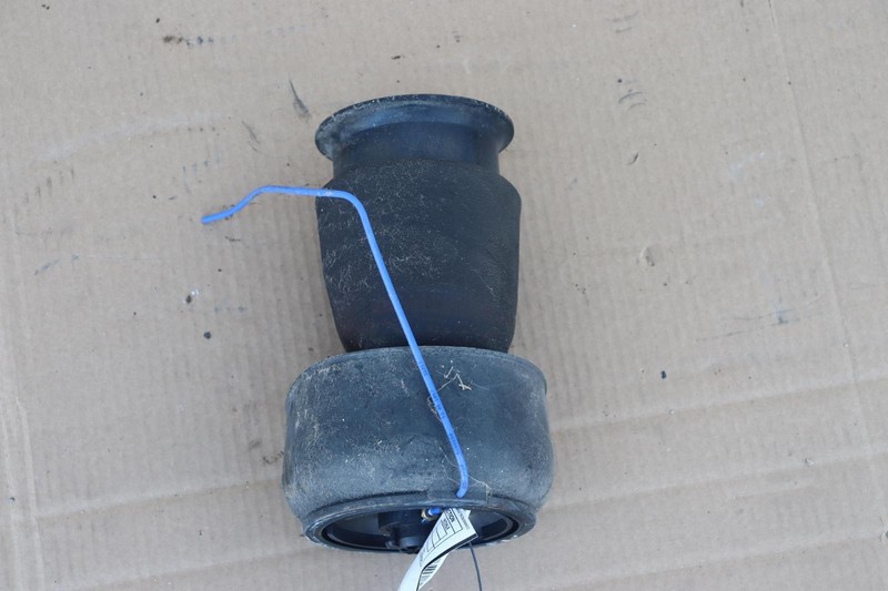 2014-2018 BMW X5 F15 XDRIVE REAR RIGHT SIDE SUSPENSION AIR COIL SPRING OEM